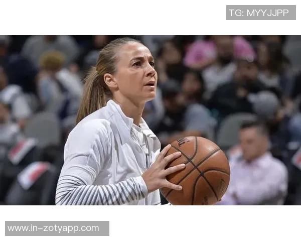 哈蒙执教王牌四年三夺总冠军成就WNBA传奇教练之路