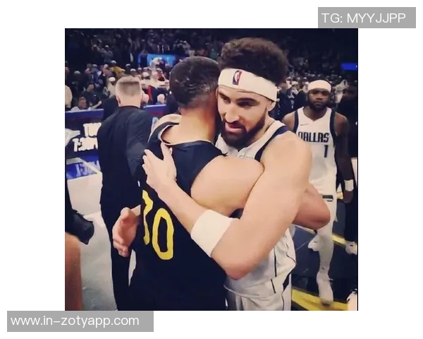 克莱重现昔日风采半场三分表现亮眼单防字母展现防守实力