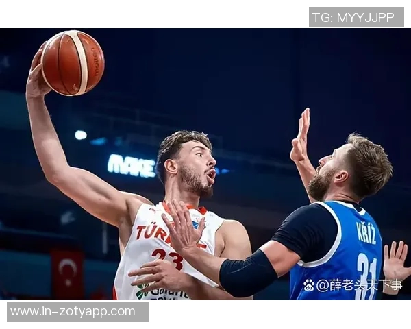 沃尔夫半场表现惊艳9投6中三分球4记独得11分助力球队奋勇争先